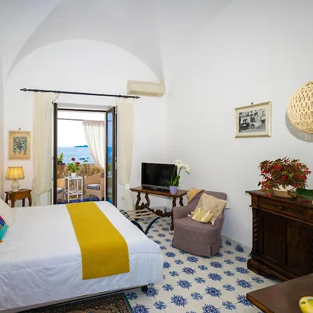Charming Panoramic Suite In The Center Of Positano Bed & Breakfast