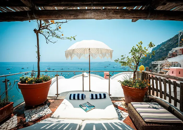 Charming Panoramic Suite In The Center Of Positano